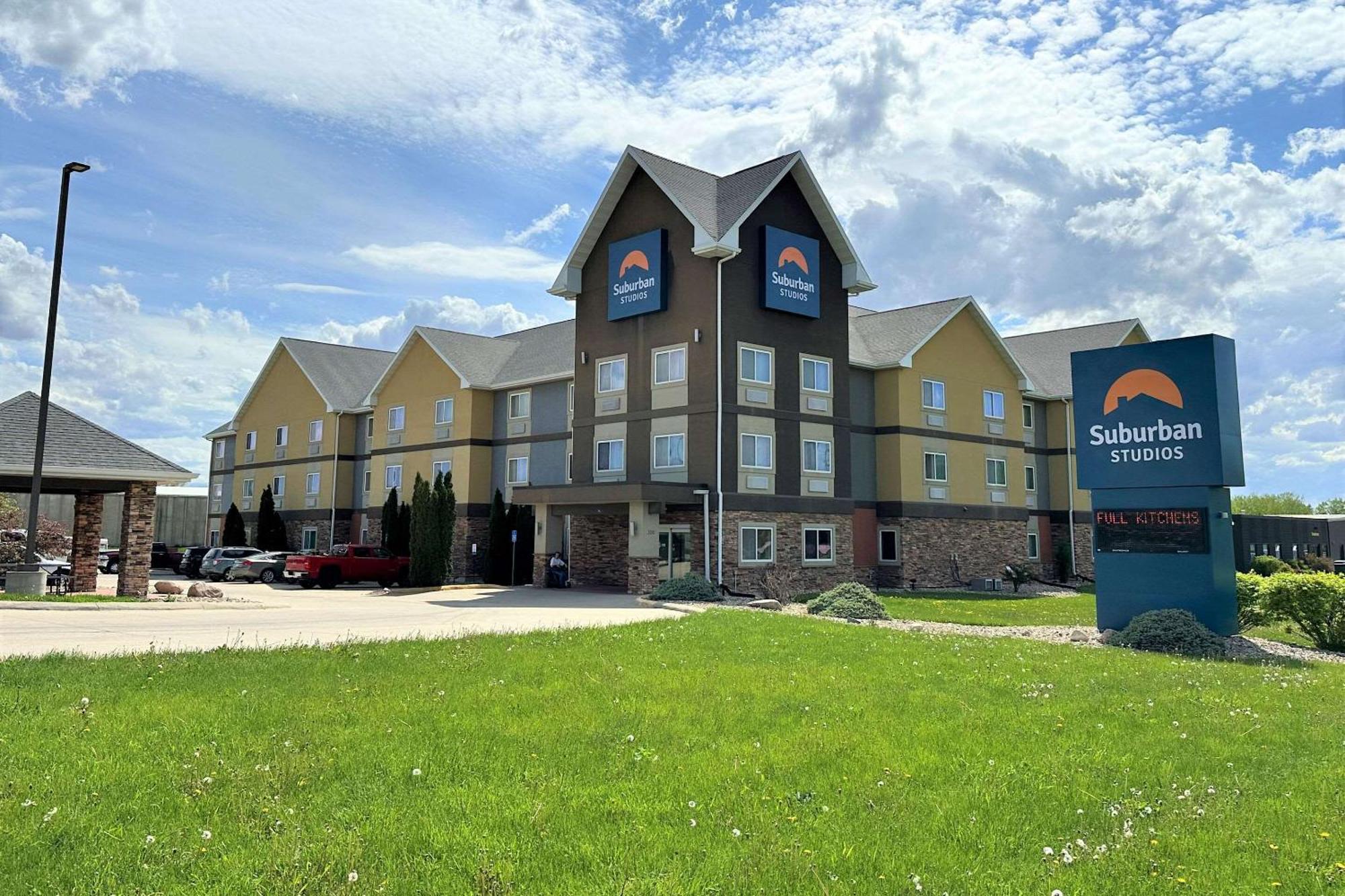 Suburban Studios Cedar Falls Eksteriør bilde