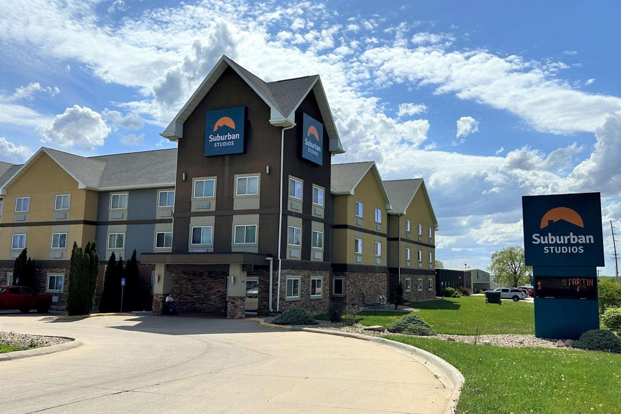 Suburban Studios Cedar Falls Eksteriør bilde