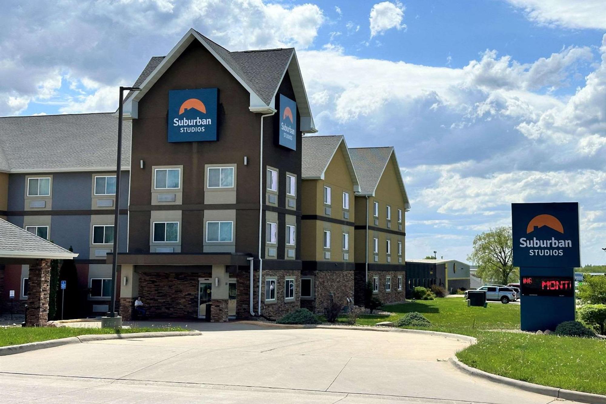 Suburban Studios Cedar Falls Eksteriør bilde